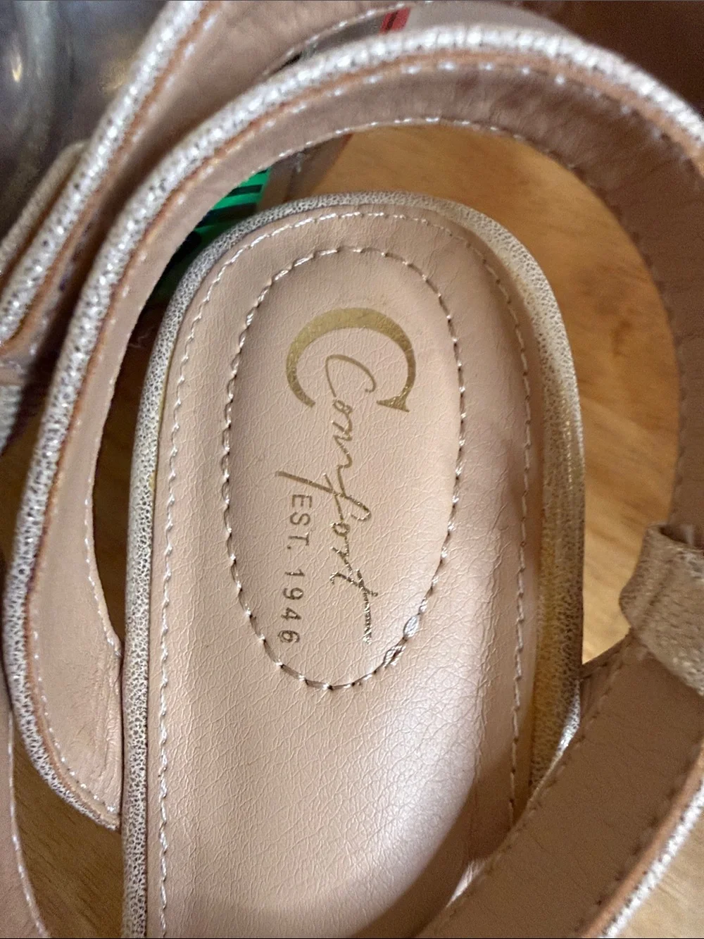 Comfort EST. 1946 Women's Size 9.5 Gold Metallic Knotted Rope Cork Wedge Sandals